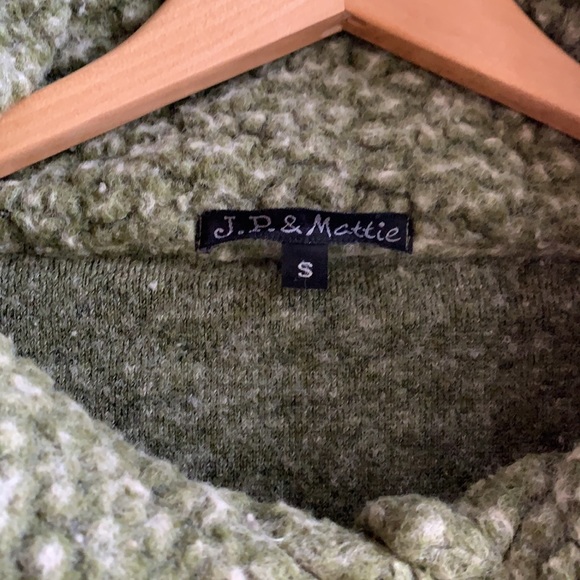 Gorgeous jacket in perfect condition. 💚 - Picture 3 of 4